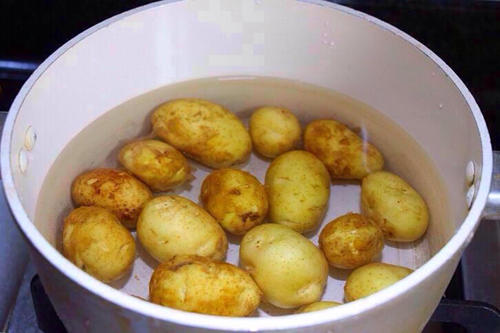 【孜然香辣小土豆】