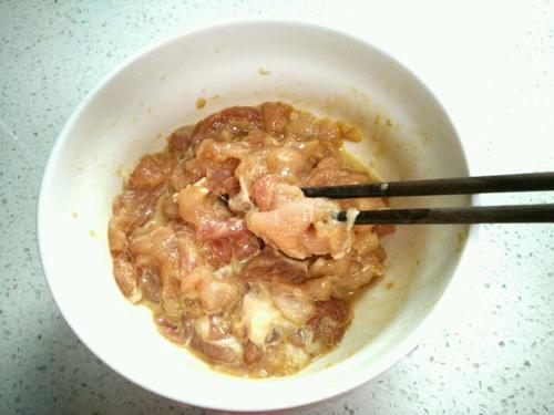 【洋葱炒肉片】