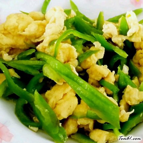 青椒炒鸡蛋黄的做法