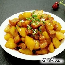 土豆烧五花肉的做法
