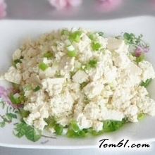 小葱拌豆腐的做法2