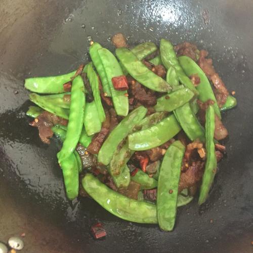 【荷兰豆炒腊肉】