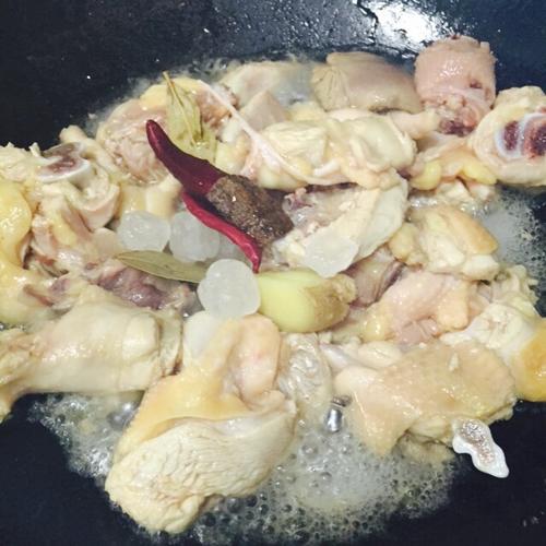 【香菇土豆炖鸡块】