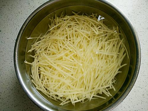 【土豆丝炒肉】