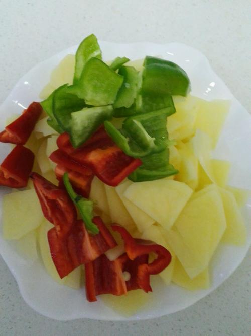 【双椒土豆片】