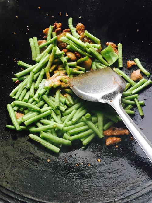 【豇豆炒肉片】