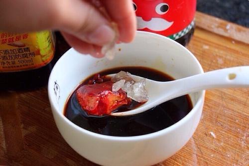 【小土豆焖红烧肉】