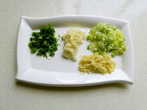 【茄汁肉沫酿广茄】