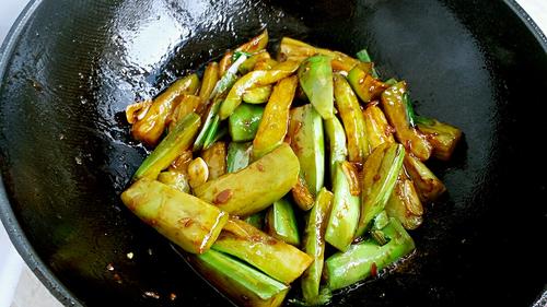 【酱焖茄子】