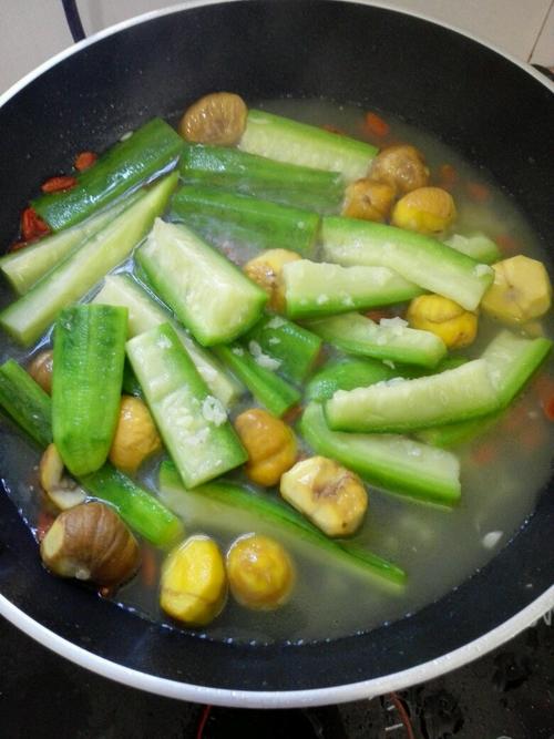 【丝瓜烧栗子】