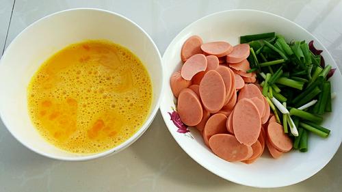 【火腿肠炒鸡蛋】