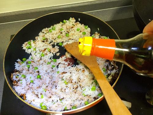 【糯米酿豆腐】