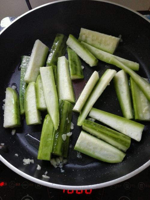 【丝瓜烧栗子】