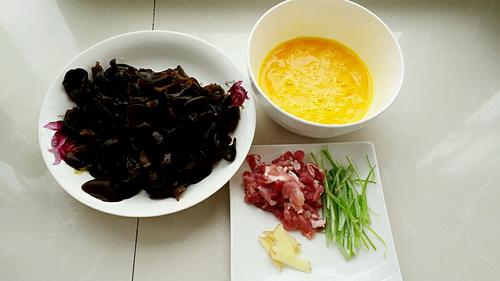 【木耳鸡蛋炒肉】
