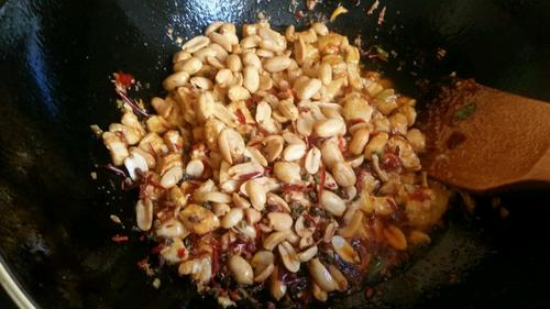 【新宫爆鸡丁】