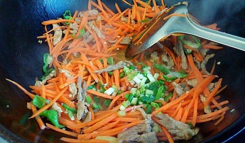 【胡萝卜炒肉丝】