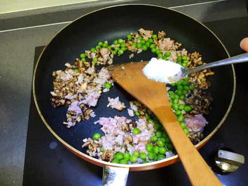 【糯米酿豆腐】