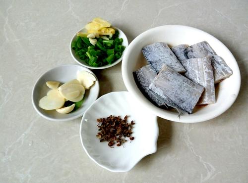 【家常红烧带鱼】