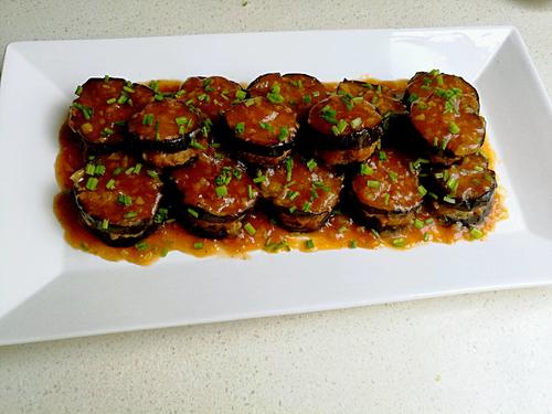 【茄汁肉沫酿广茄】