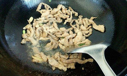 【胡萝卜炒肉丝】