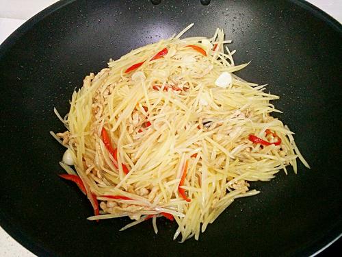 【土豆丝炒肉】
