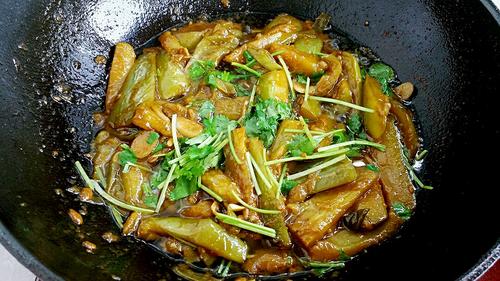 【酱焖茄子】
