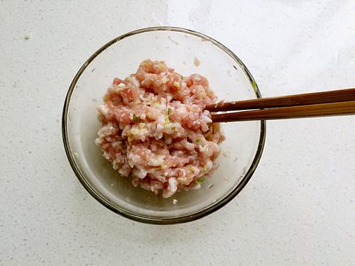 【茄汁肉沫酿广茄】