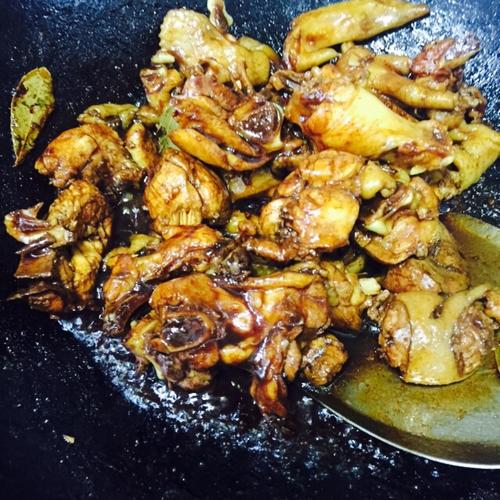 【香菇土豆炖鸡块】