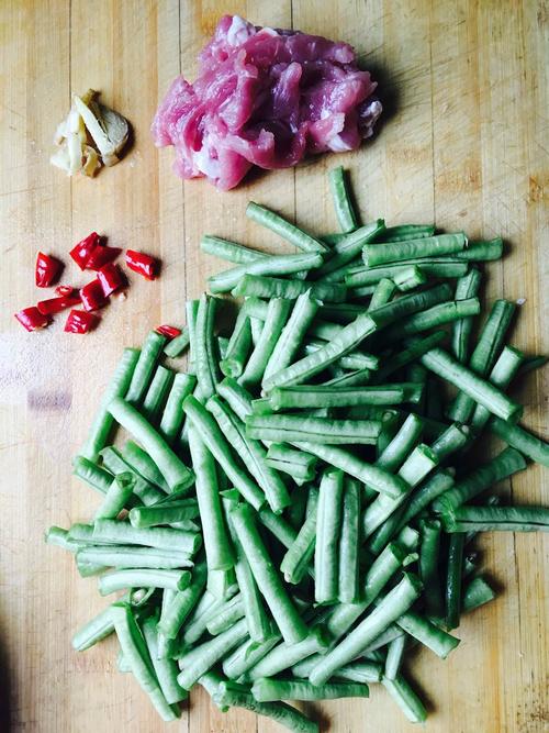 【豇豆炒肉片】