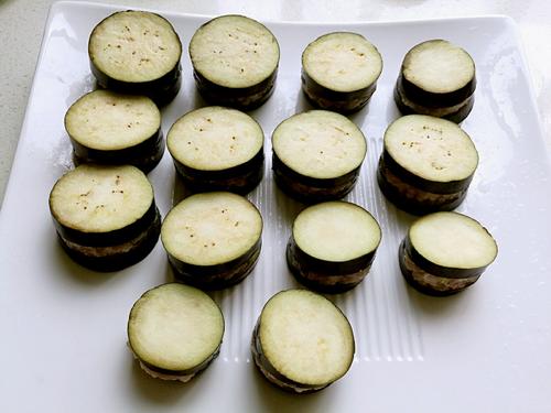 【茄汁肉沫酿广茄】