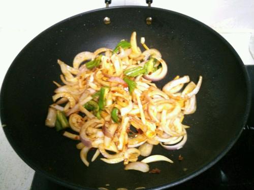 【洋葱炒肉片】