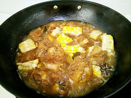 【玉米烧排骨】