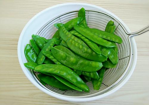 【荷兰豆炒风干肠】