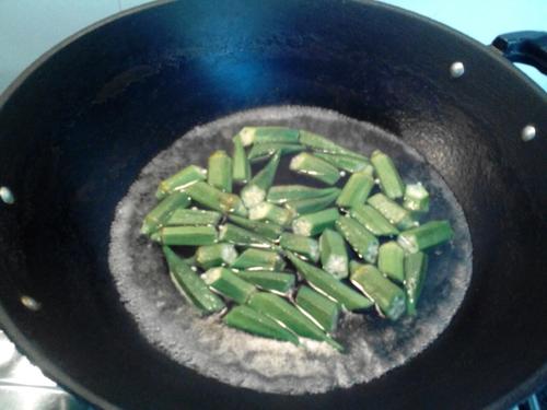 【秋葵炒培根】