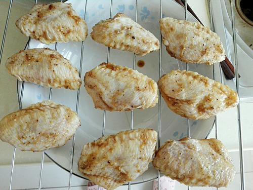 【蒜香粉脆皮鸡翅】