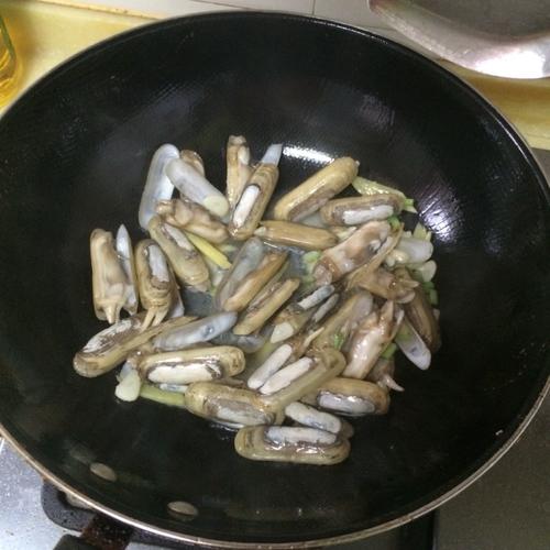 【炒蛏子】