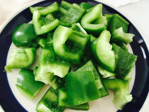 【青椒炒蘑菇】