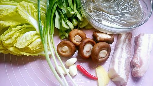 【猪肉炖粉条】