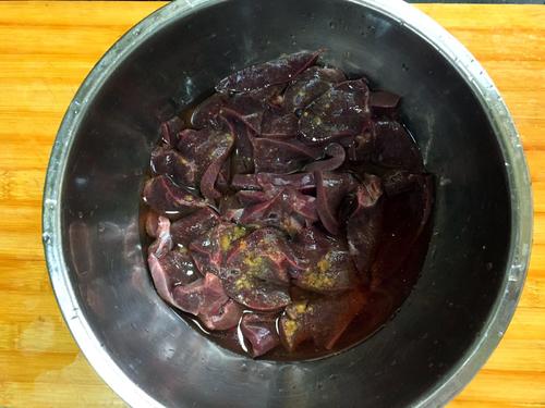 【蒜苗炒猪肝】