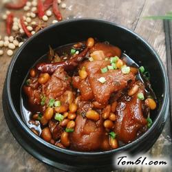 红烧猪蹄炖黄豆的做法