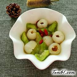 丝瓜炒荔枝的做法