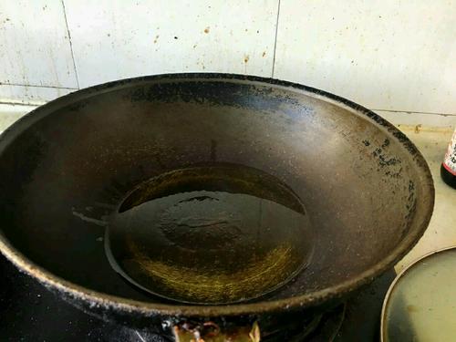 【洋葱木耳炒土鸡蛋】