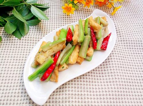 【油条烩丝瓜】