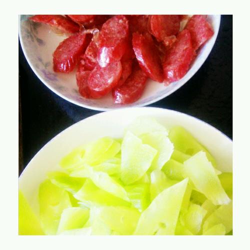 【莴笋炒腊肠】