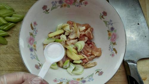 【番茄菠萝鸡块】