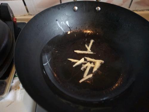 【洋葱烩鱿鱼】