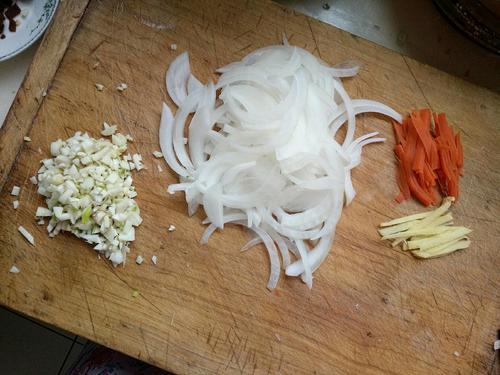 【洋葱烩鱿鱼】