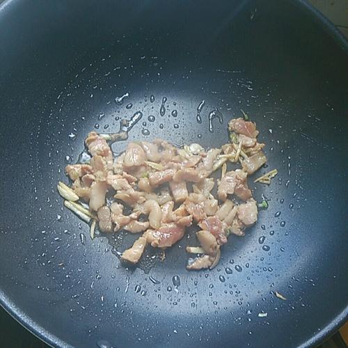 【金针菇炒肉丝】