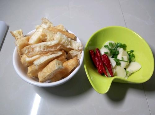 【油条烩丝瓜】