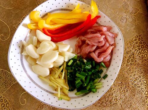 【彩椒过油豇豆】